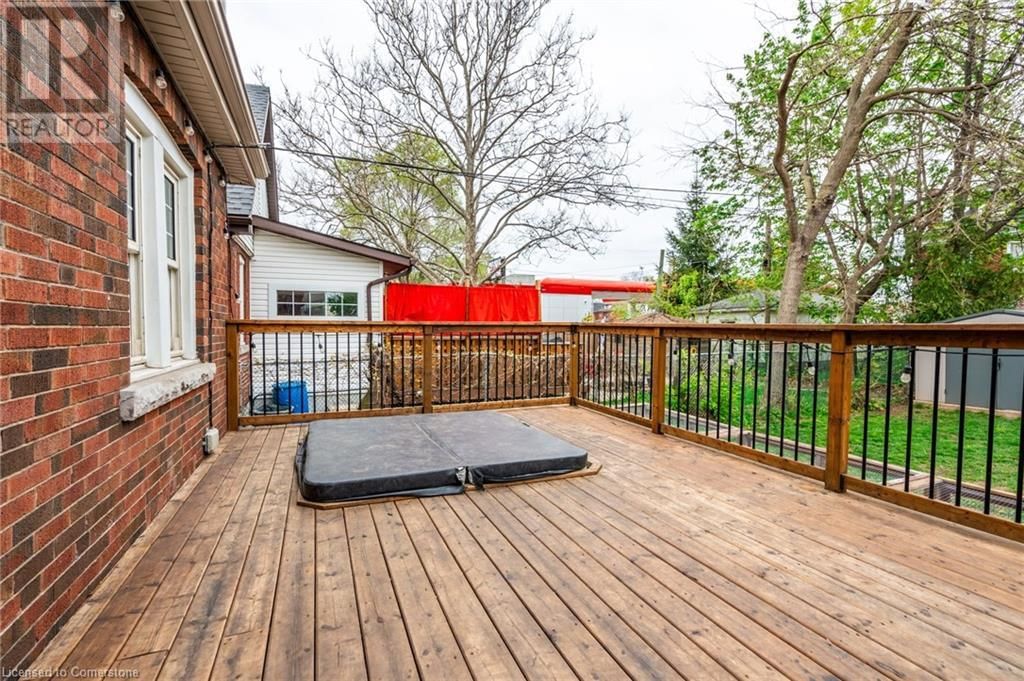 11 HUXLEY AVENUE SOUTH Image 41