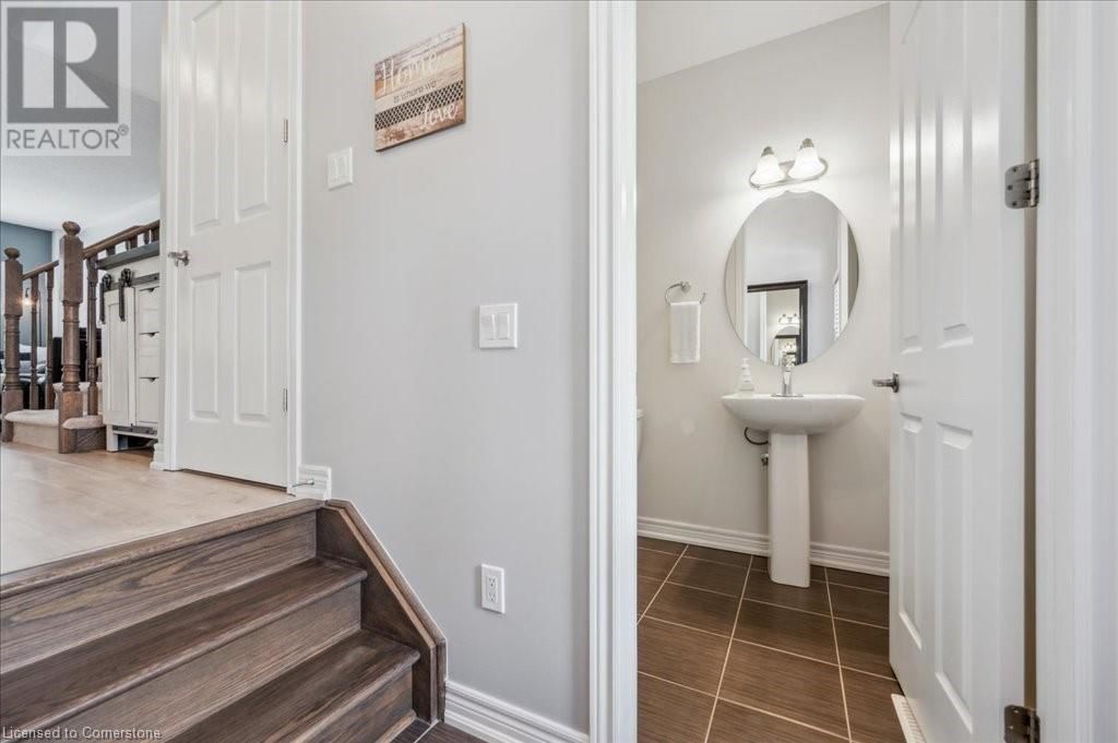 33 MCFARLANE CRESCENT Image 18