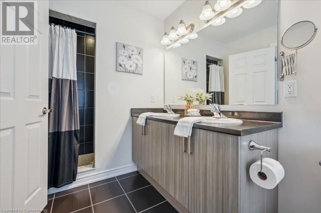 33 MCFARLANE CRESCENT Image 27