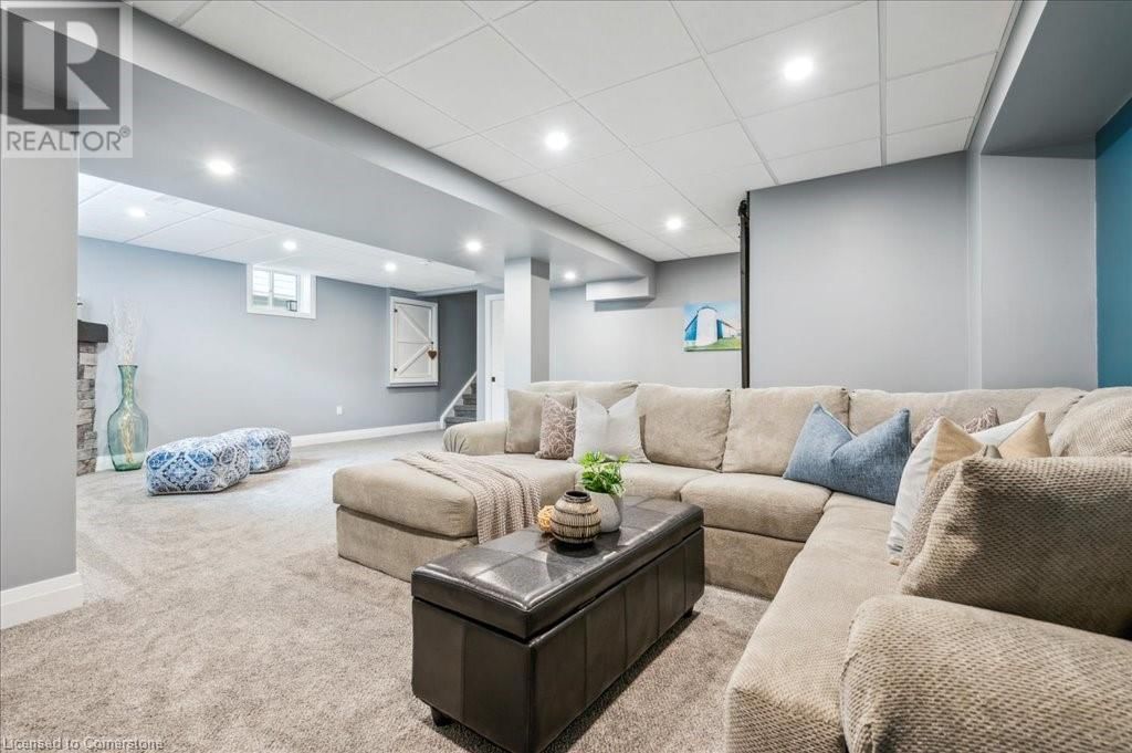 33 MCFARLANE CRESCENT Image 32