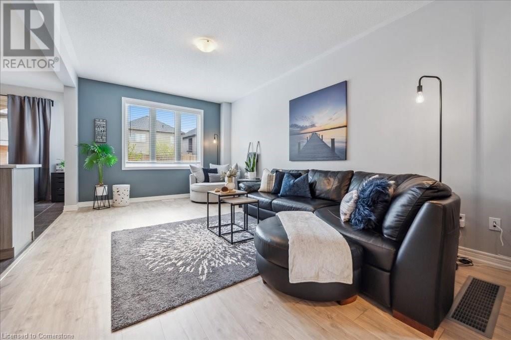 33 MCFARLANE CRESCENT Image 6