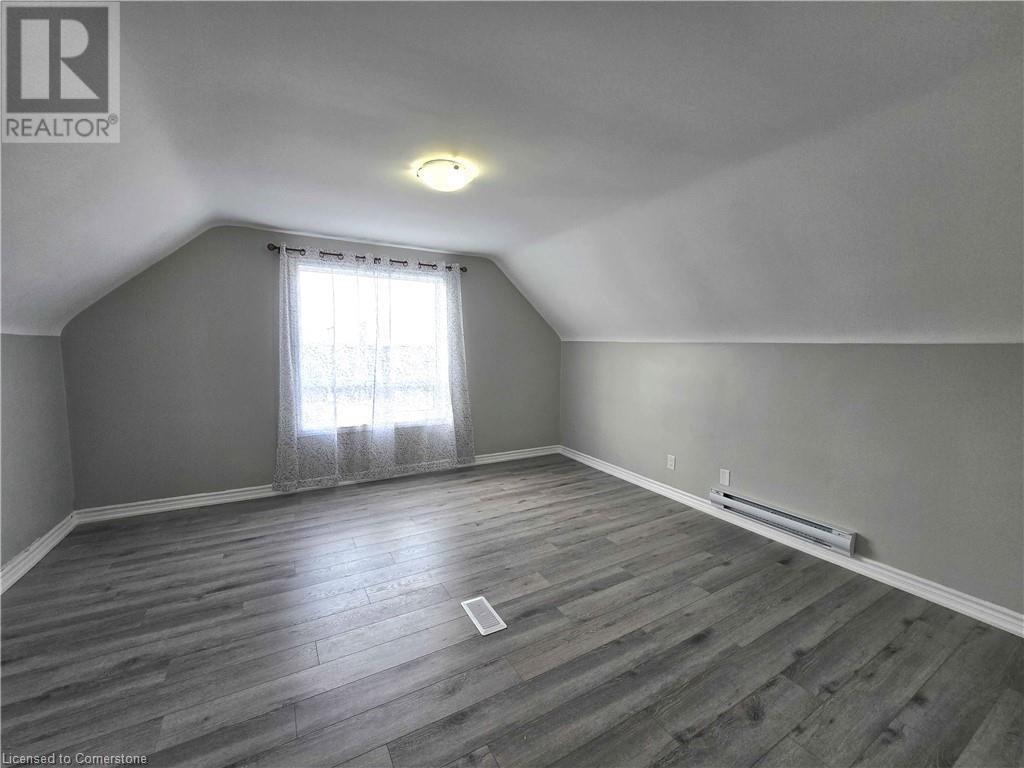 4 - 300 BALMORAL AVENUE NORTH Image 6