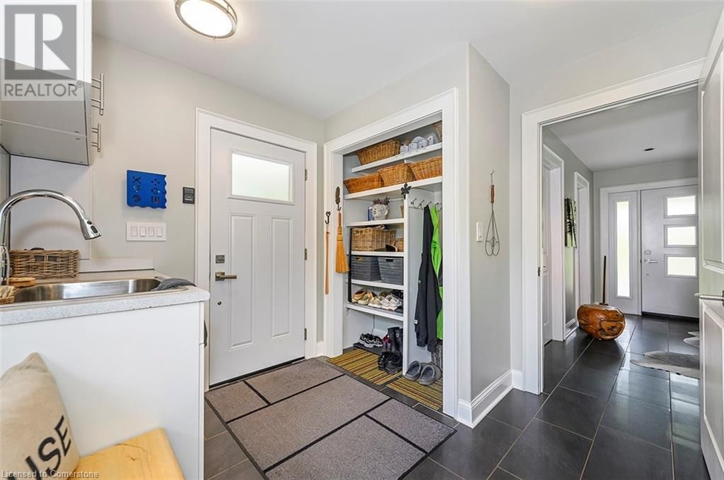8495 APPLEBY LINE Image 14
