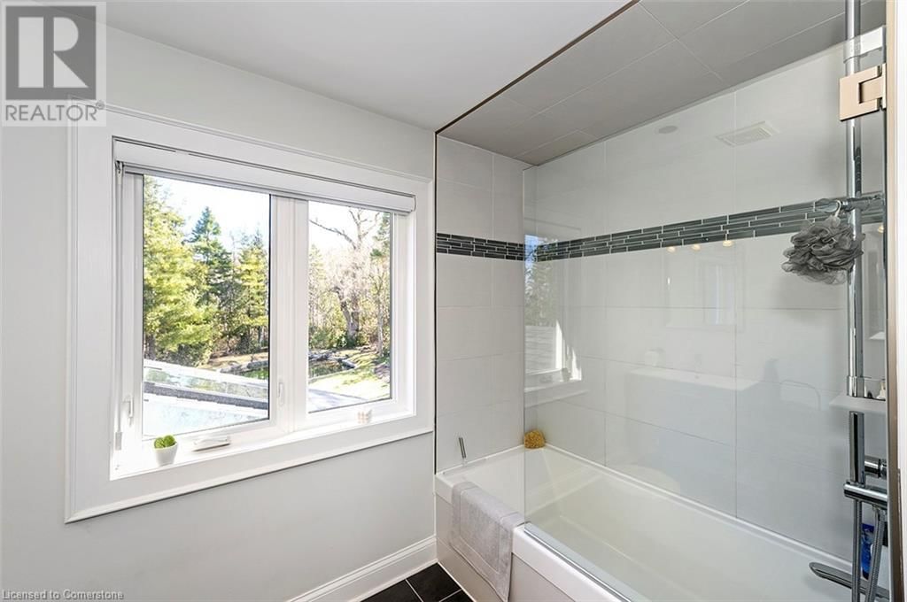 8495 APPLEBY LINE Image 24