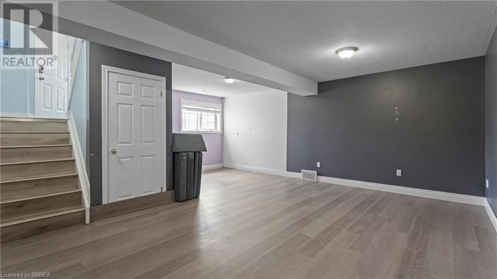 47 BREWSTER WAY Image 18