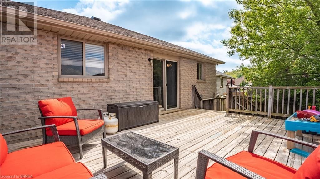 47 BREWSTER WAY Image 3