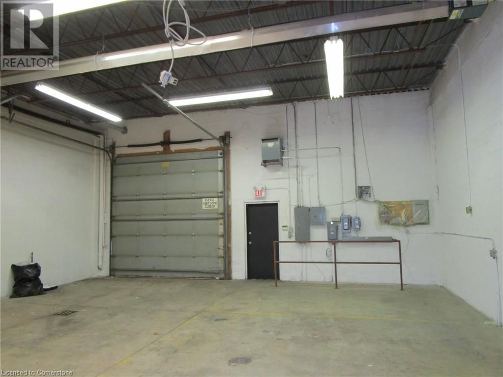 2 - 889 BARTON STREET EAST Image 4