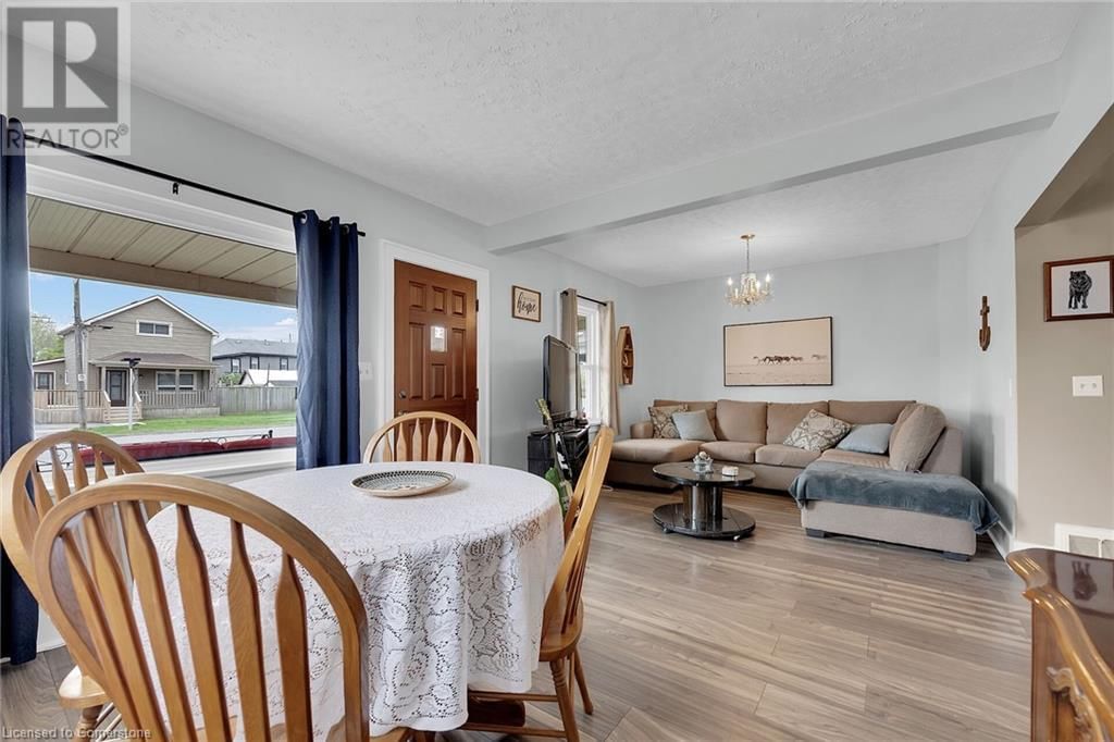 84 BELL STREET Image 15