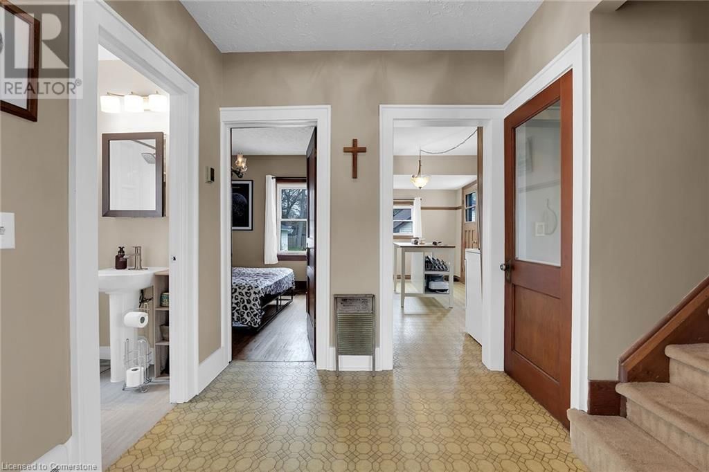 84 BELL STREET Image 18