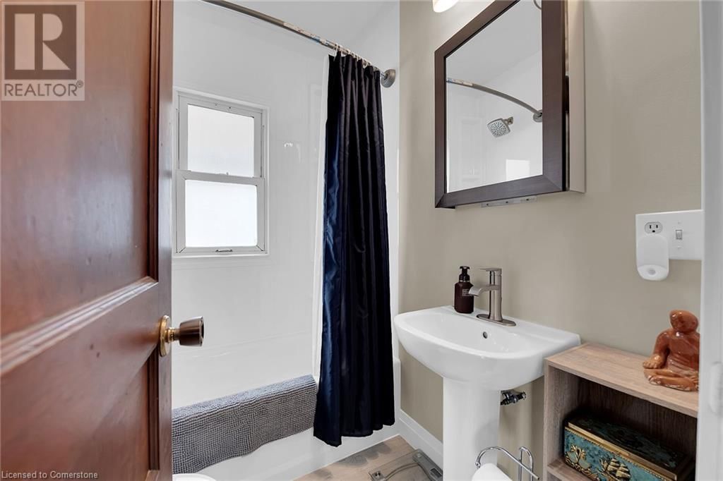 84 BELL STREET Image 19