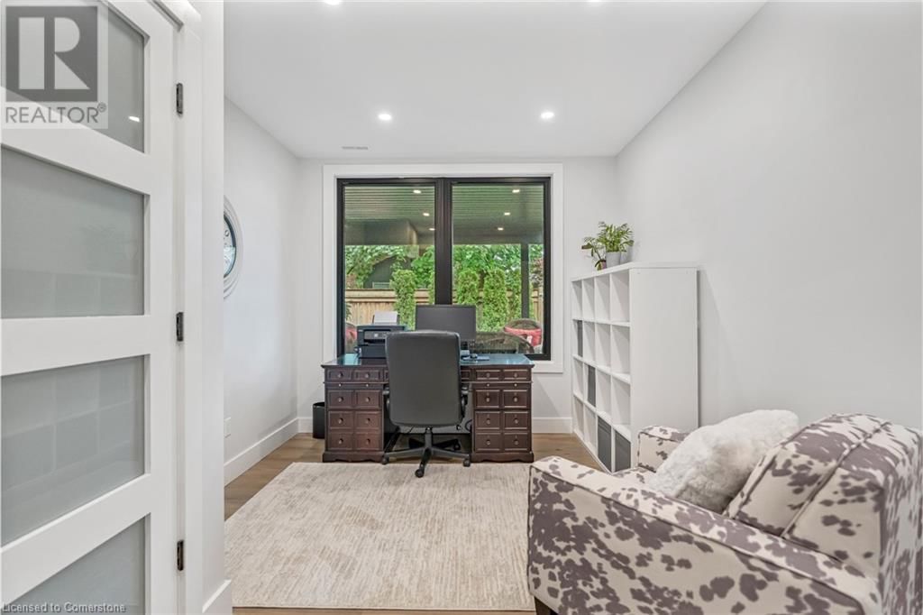 5 CARL CRESCENT Image 36