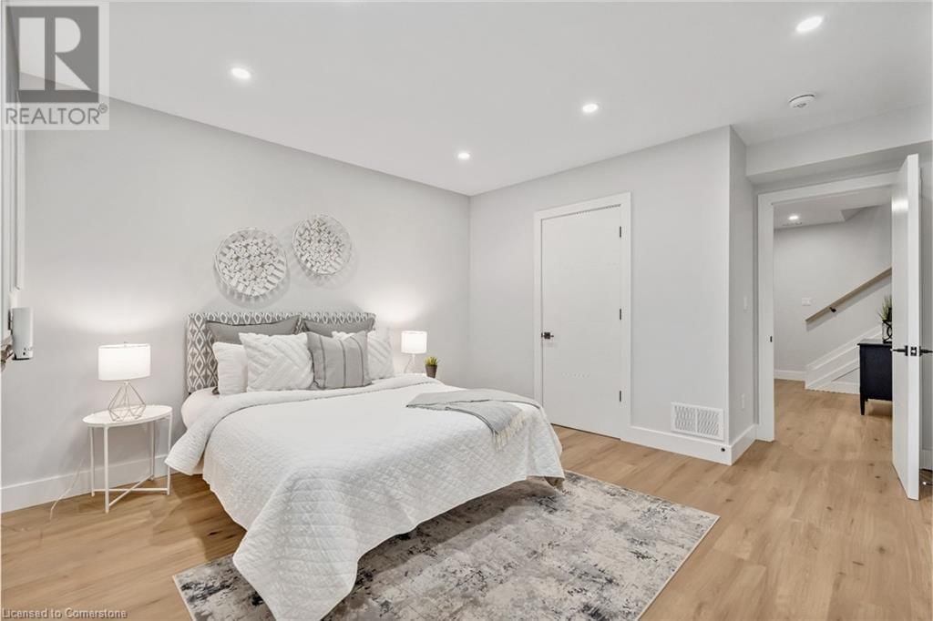 5 CARL CRESCENT Image 38
