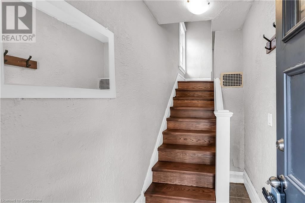 1597 KING STREET EAST Image 33