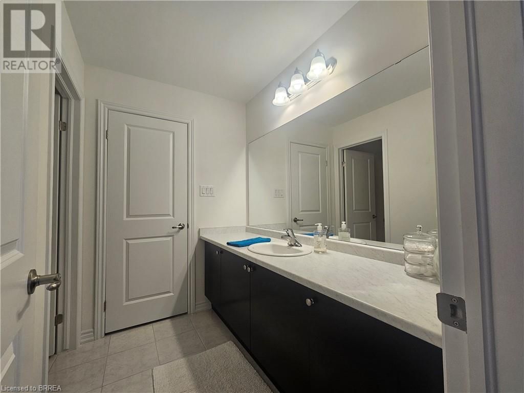 28 ROWLEY STREET Image 18