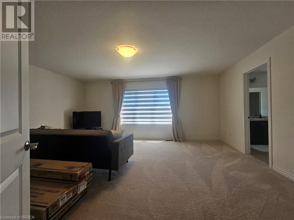 28 ROWLEY STREET Image 26