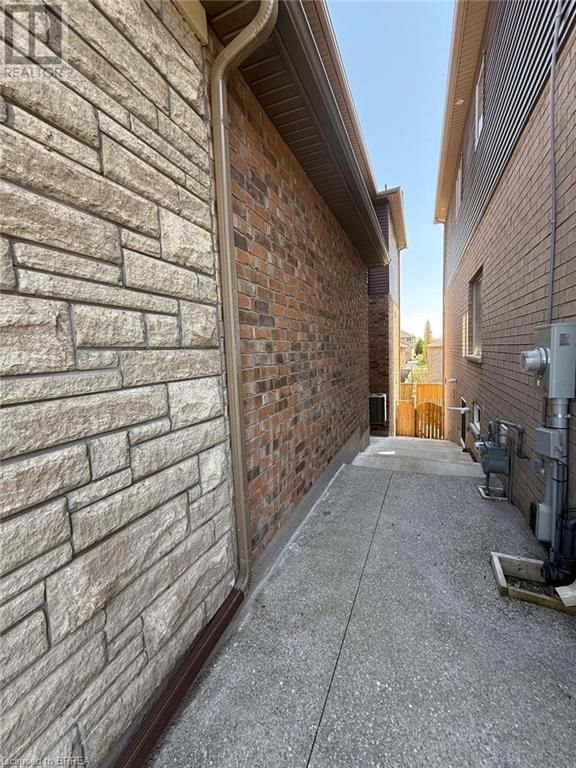 28 ROWLEY STREET Image 35