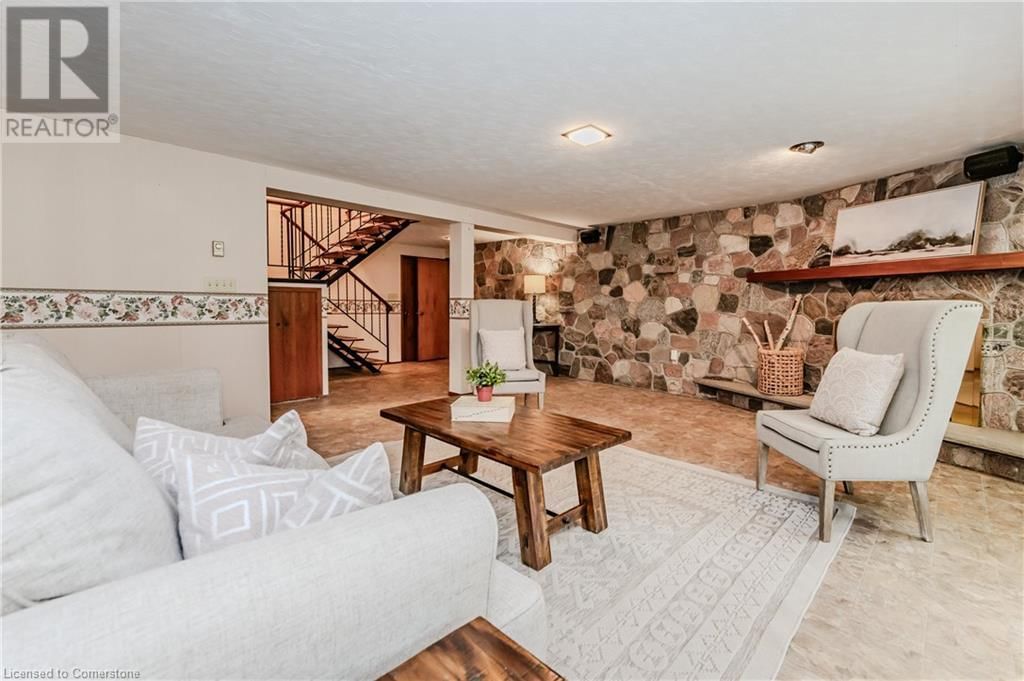 186 NAPIER STREET Image 35