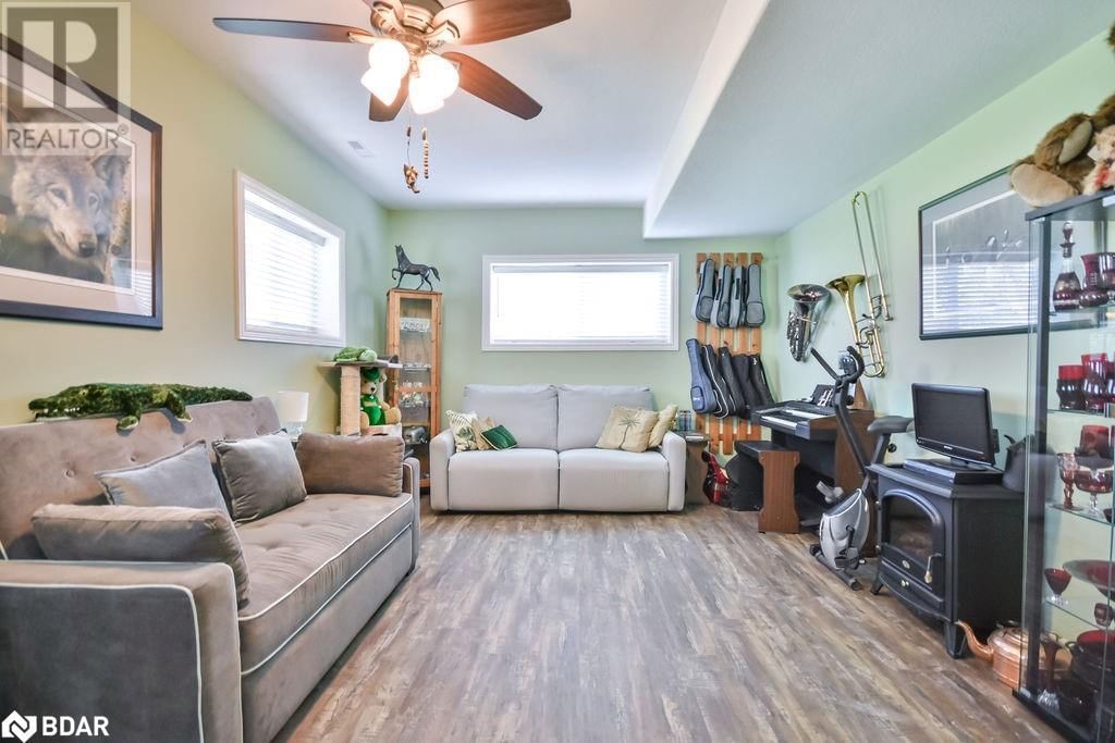 12 FULSOM CRESCENT Image 27