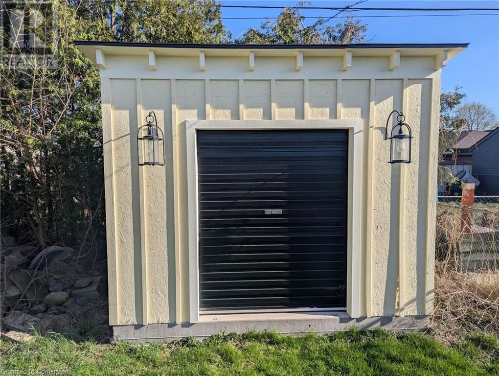 35 MARCIA AVENUE Image 21