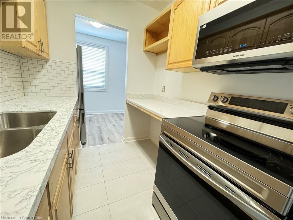 2 - 655 FENNELL AVENUE EAST Image 5