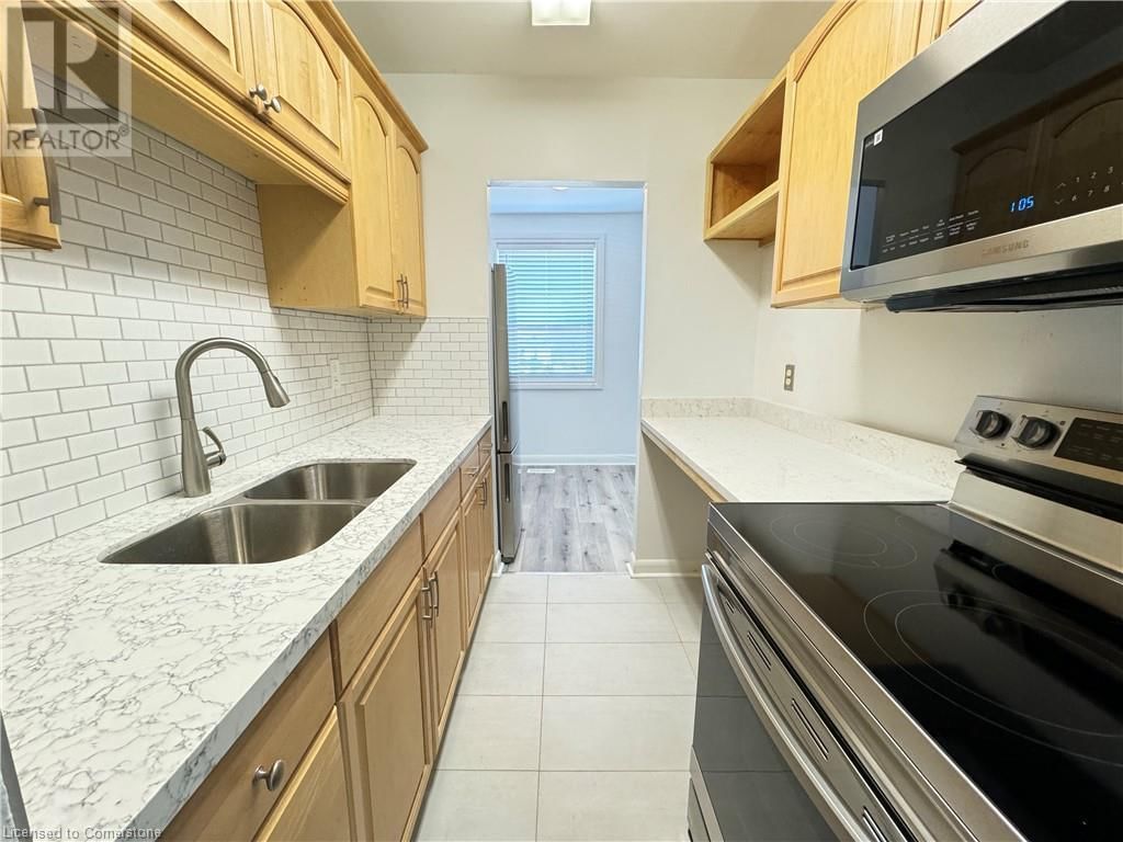 2 - 655 FENNELL AVENUE EAST Image 6