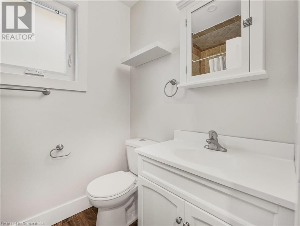 107 ALPINE AVENUE Image 34