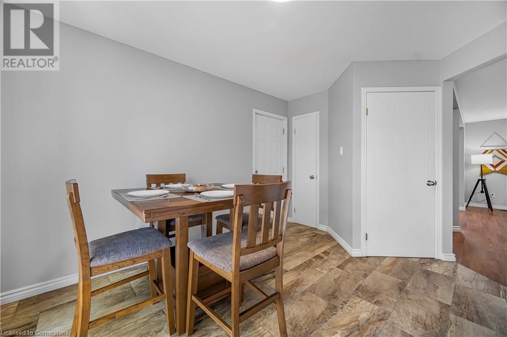 6 EULA WHITE PLACE Image 13
