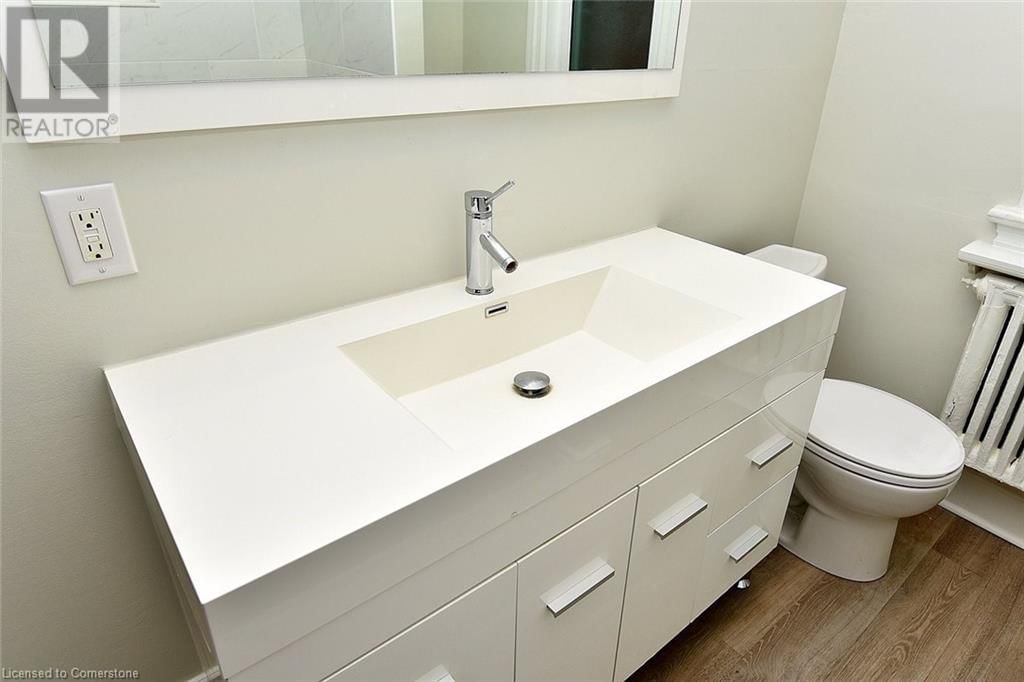 66 ERIE AVENUE Image 32