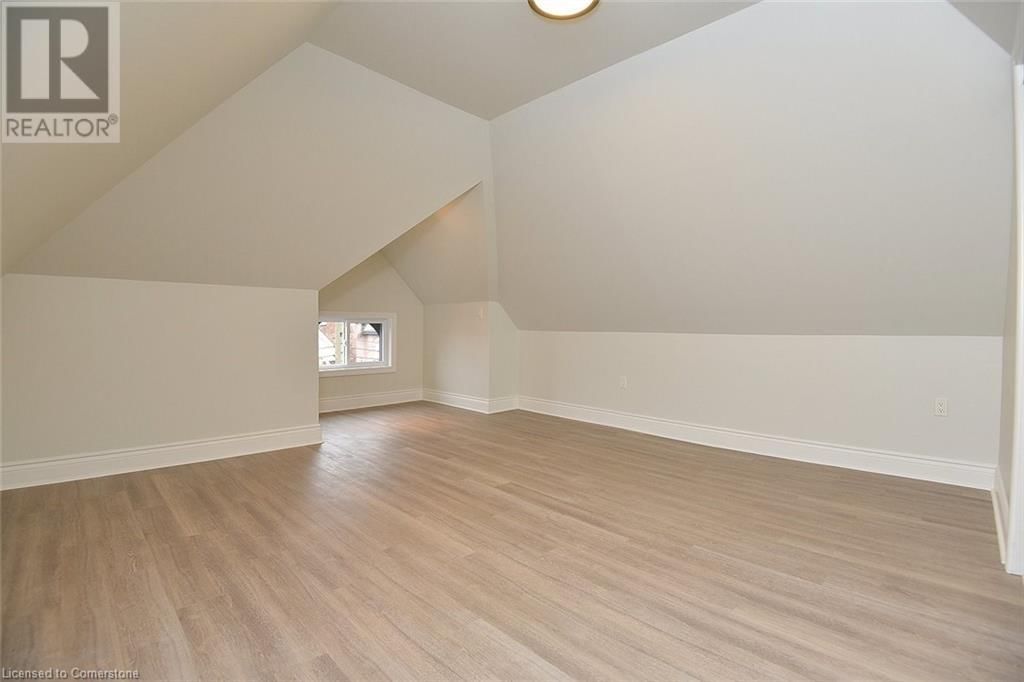 66 ERIE AVENUE Image 38