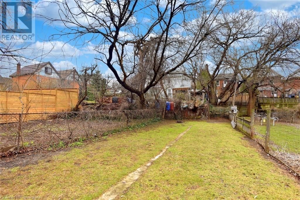 66 ERIE AVENUE Image 46