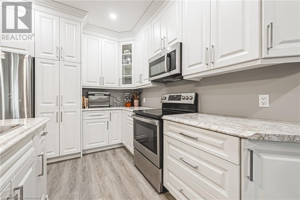 1053 BAY STREET Image 11