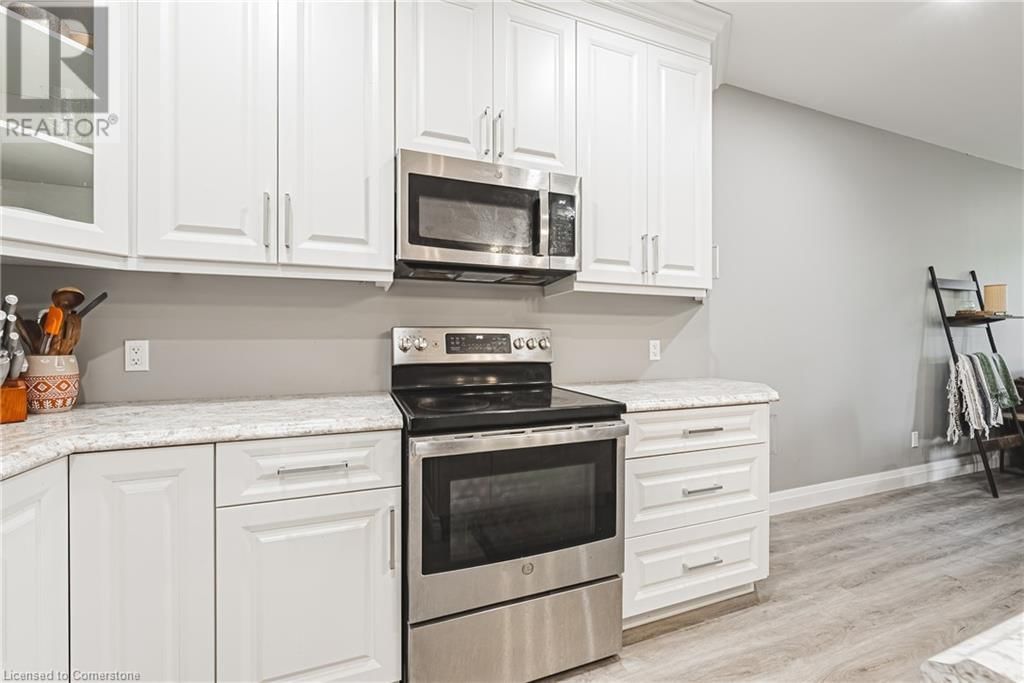 1053 BAY STREET Image 12