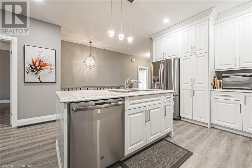 1053 BAY STREET Image 13