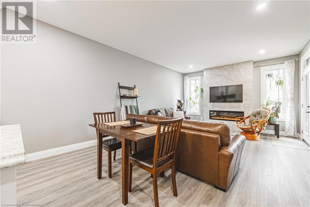 1053 BAY STREET Image 14