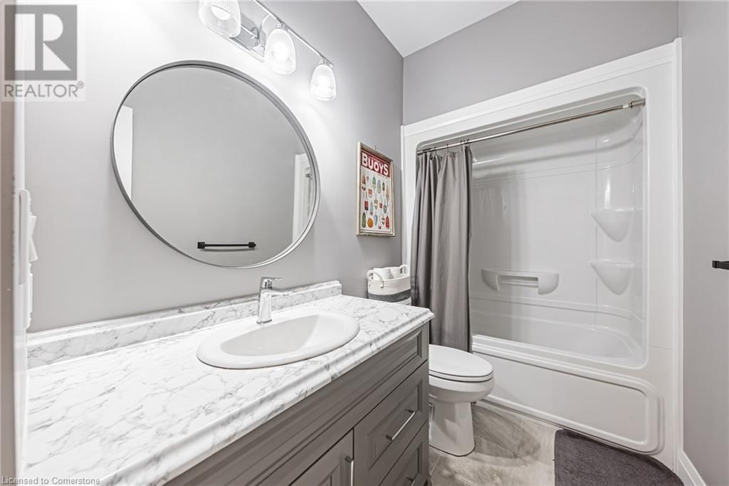 1053 BAY STREET Image 19