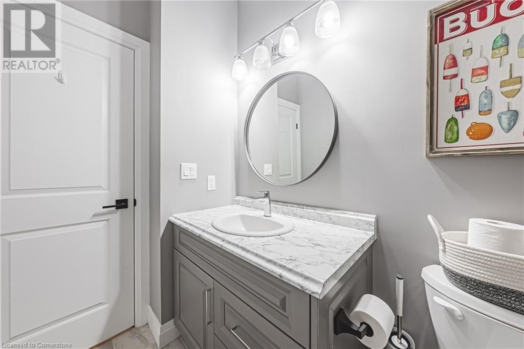 1053 BAY STREET Image 20