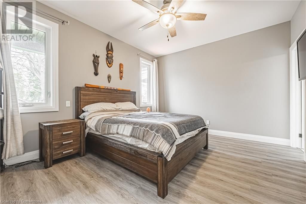 1053 BAY STREET Image 21