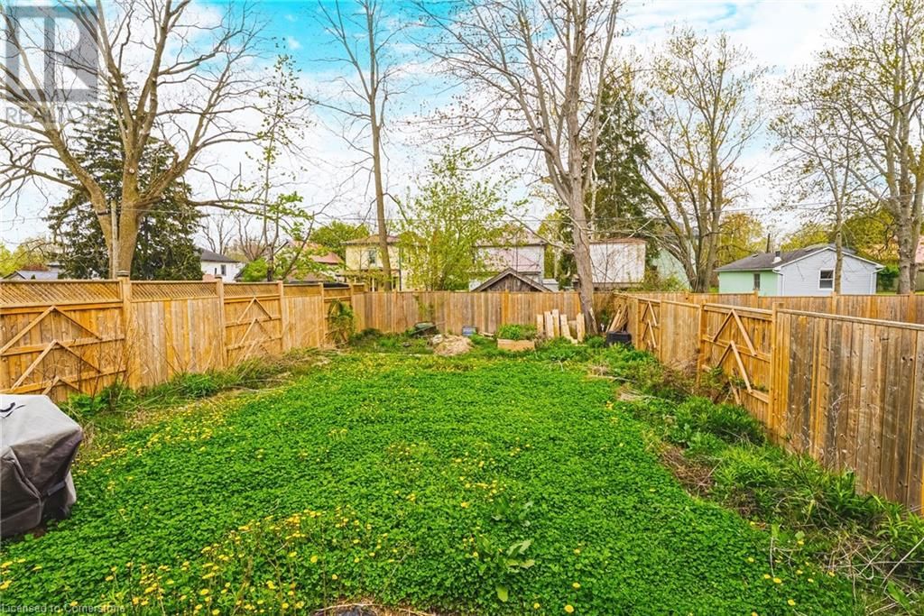 1053 BAY STREET Image 38