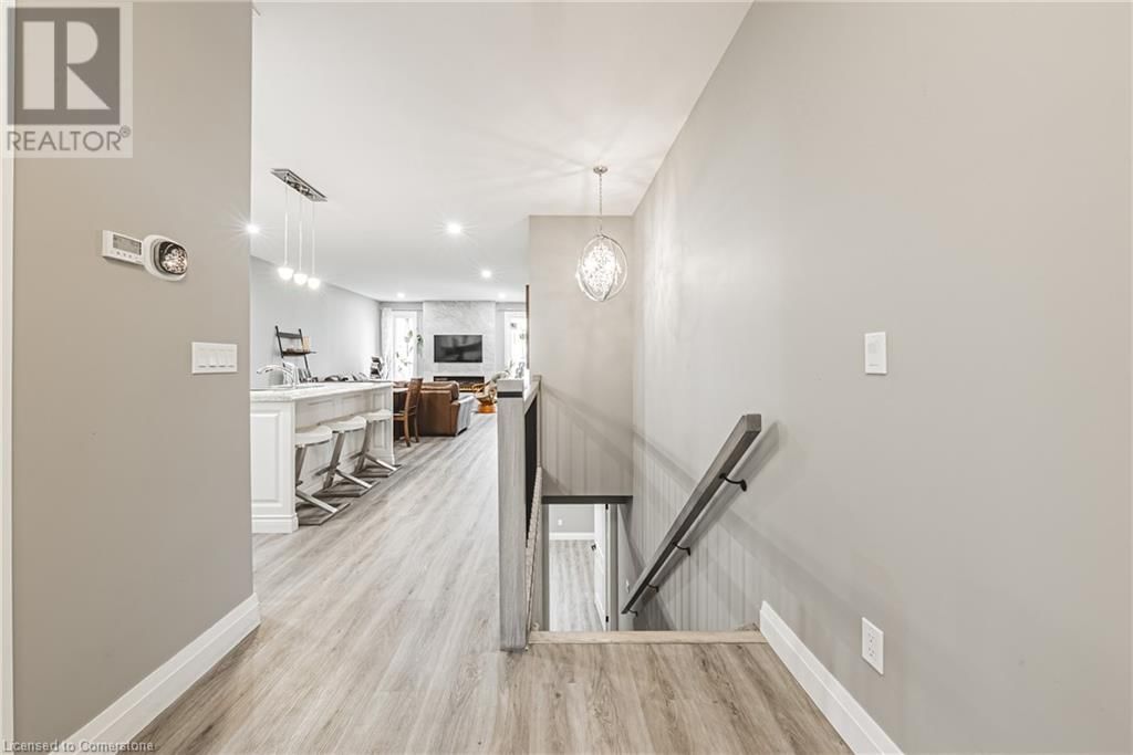 1053 BAY STREET Image 5