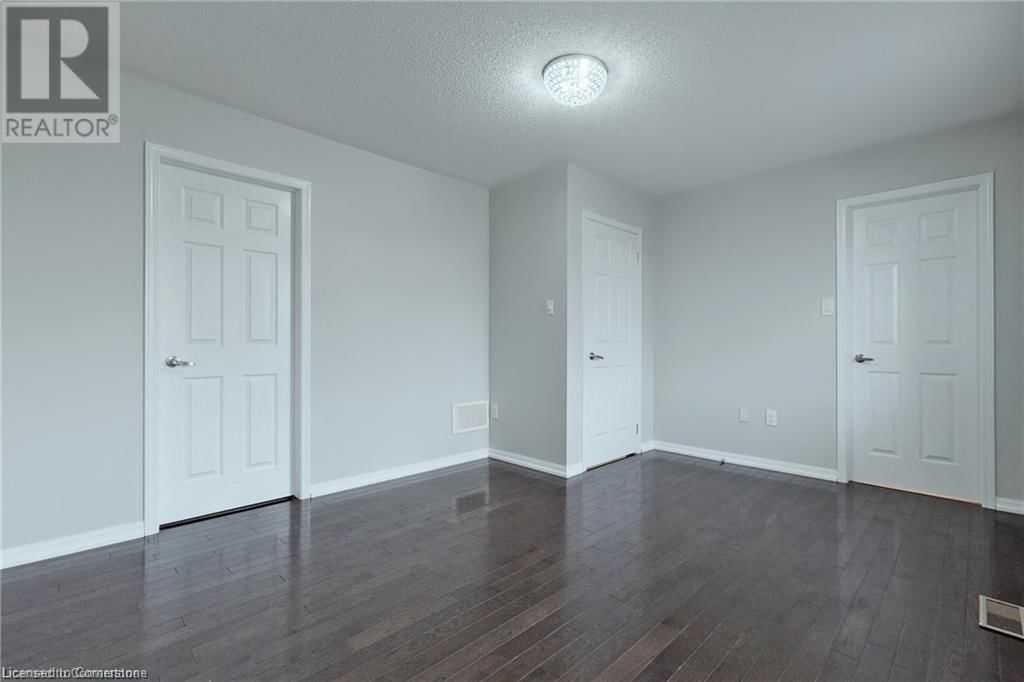 Main/upper - 1005 FARMSTEAD DRIVE Image 11
