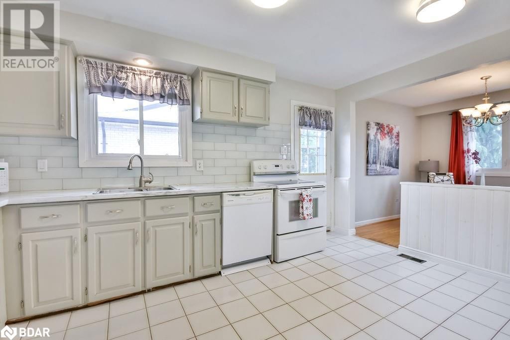 210 MERRETT DRIVE Image 17