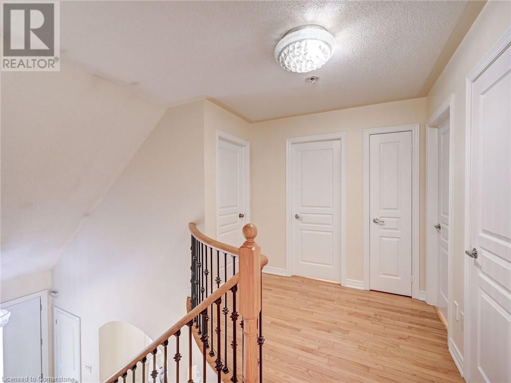 106 NAPERTON DRIVE Image 25