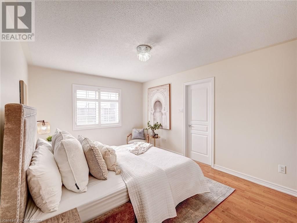 106 NAPERTON DRIVE Image 28