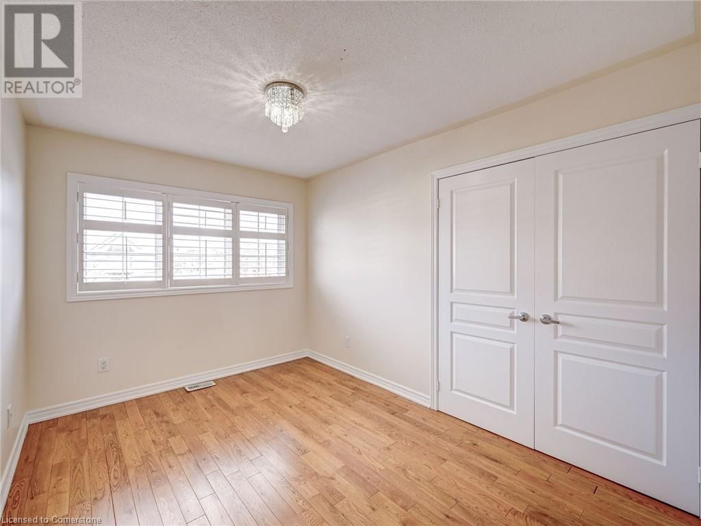 106 NAPERTON DRIVE Image 34