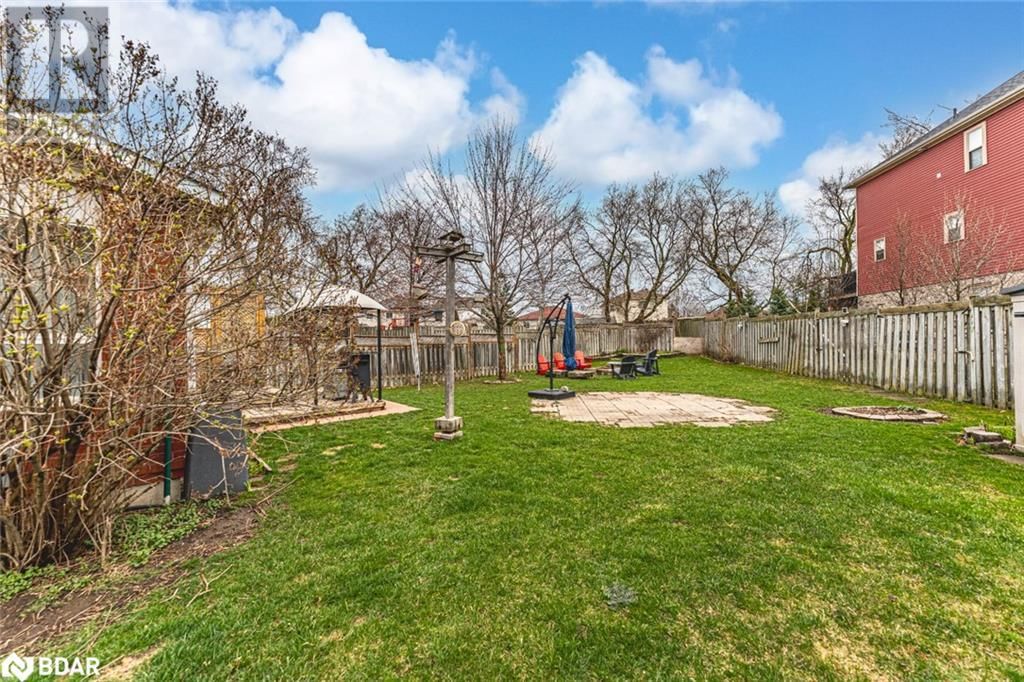 56 DRAPER CRESCENT Image 16