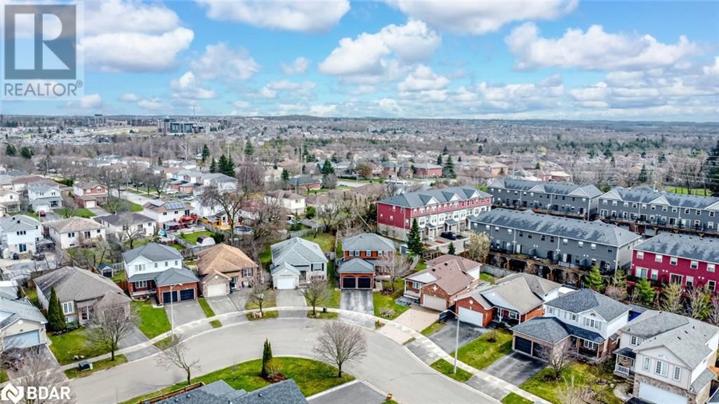 56 DRAPER CRESCENT Image 2