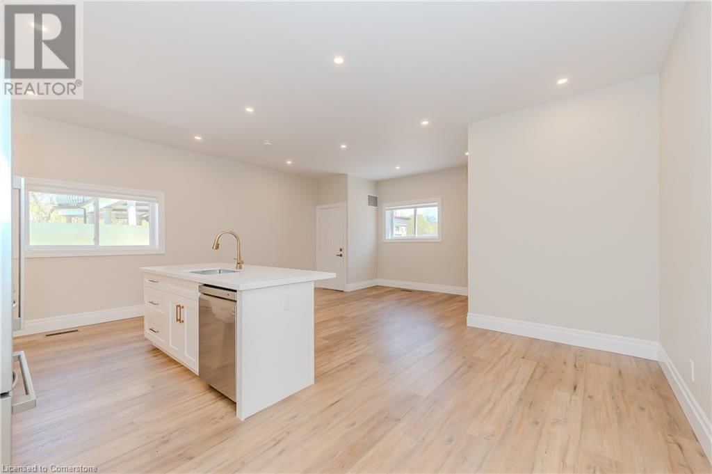 18 TANNERY STREET EAST Image 33