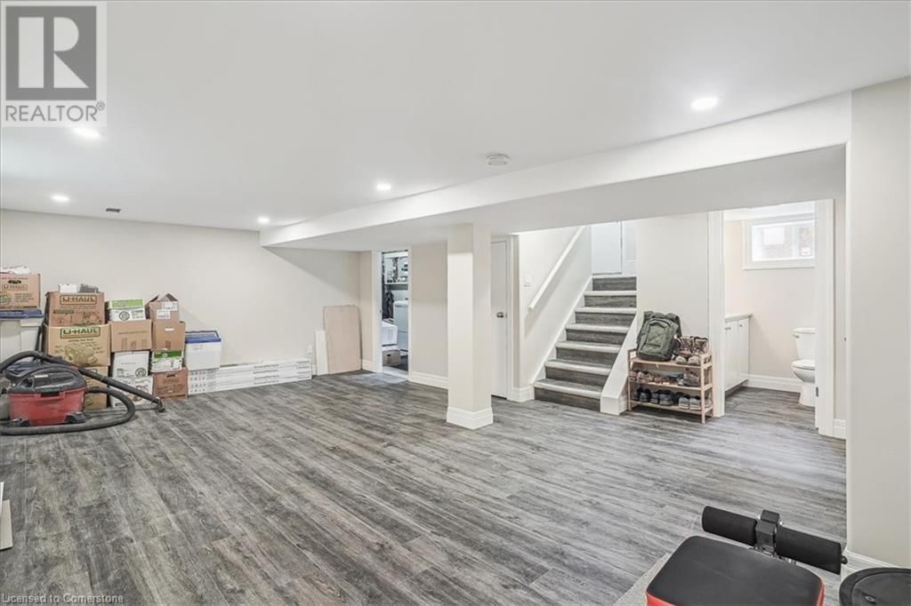 38 VIEWPOINT AVENUE Image 30