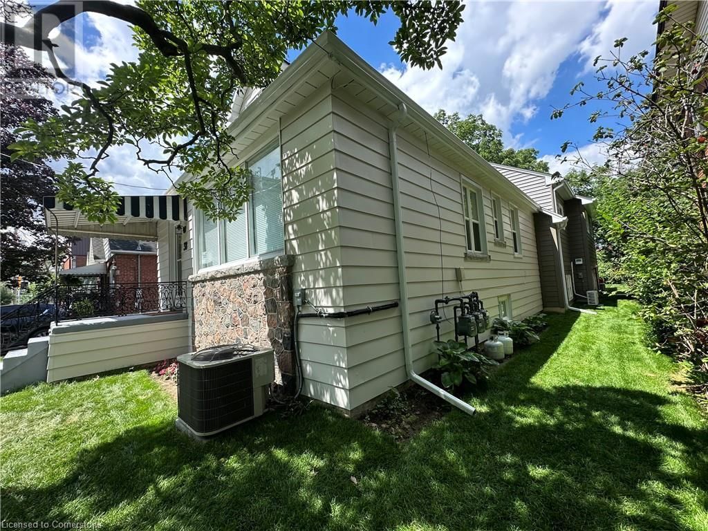 38 VIEWPOINT AVENUE Image 34