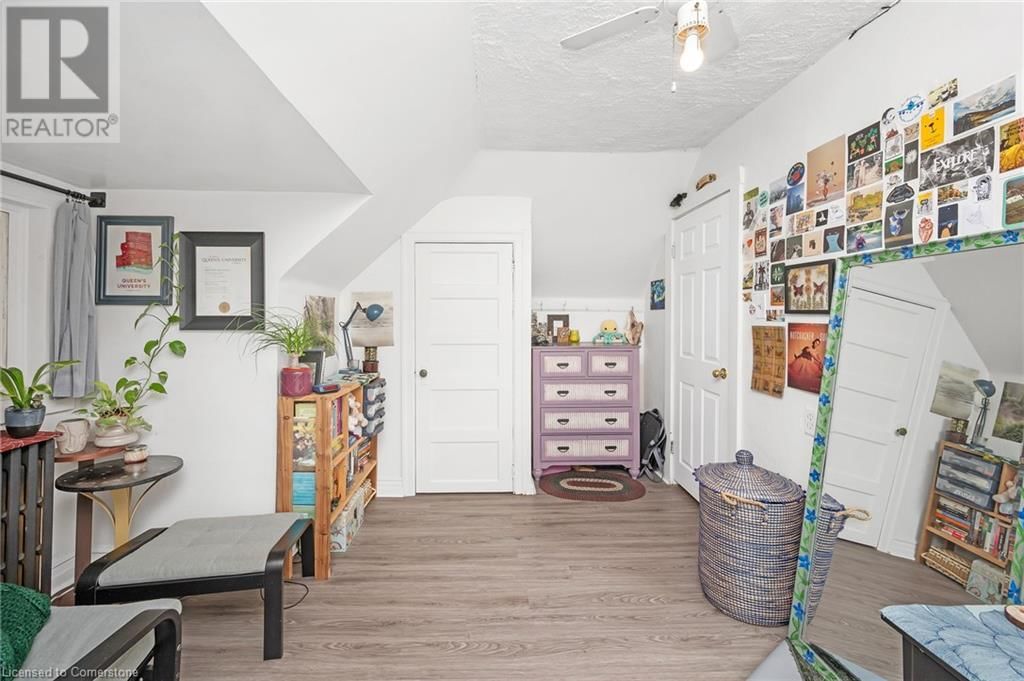 117 FAIRLEIGH AVENUE SOUTH Image 31